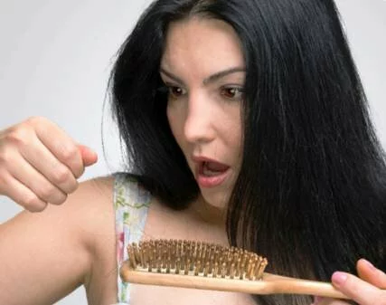 Сильное выпадение волос у женщин - причины